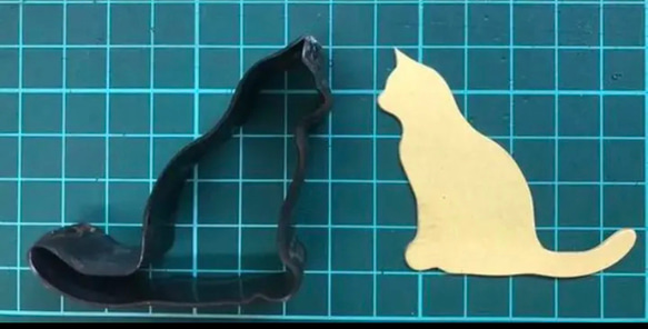 ネコ横の 抜き型　オーダーメイド　レザークラフト　金型　刃型 1枚目の画像