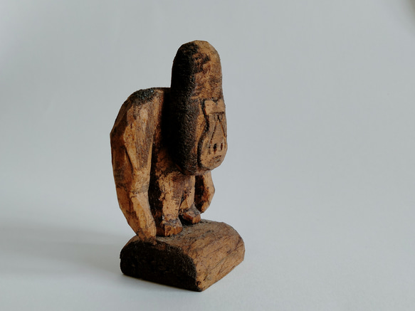 ゴリラのゴッさん　木彫り　置物　バルサ木材　インテリア 3枚目の画像