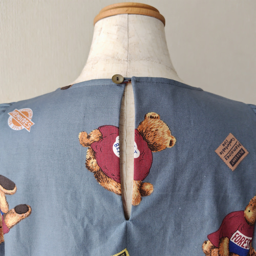 綿シーチングプリント生地を使った小型犬サイズラグランスリーブ