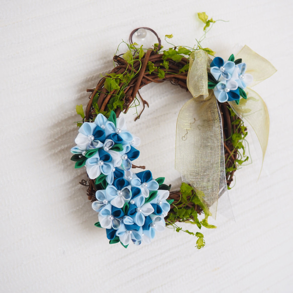 つまみ細工・雨降りも爽やかに！ミニ紫陽花リース・青 2枚目の画像