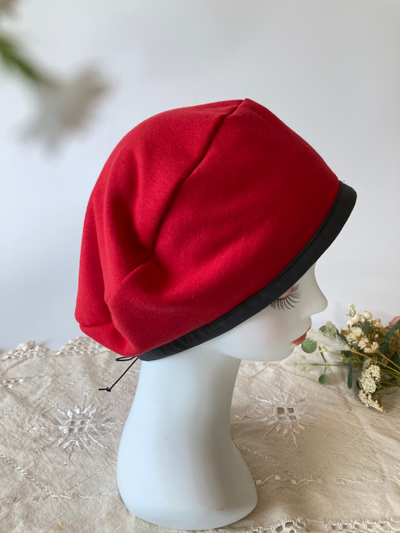 お洒落なソフトベレー帽　ケア帽子　リバーシブル　コットンレース✖️赤 4枚目の画像