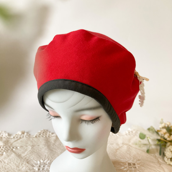 お洒落なソフトベレー帽　ケア帽子　リバーシブル　コットンレース✖️赤 3枚目の画像