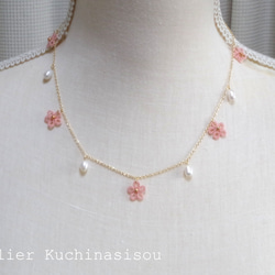 梭織蕾絲小花淡水珍珠項鍊&lt;櫻花&gt; 第1張的照片