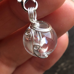 ハンドメイドペンダントトップ⭐︎ヴィクトリアストーン　白(希少色) 10a7a9c9625e55319079b6fc5b0217