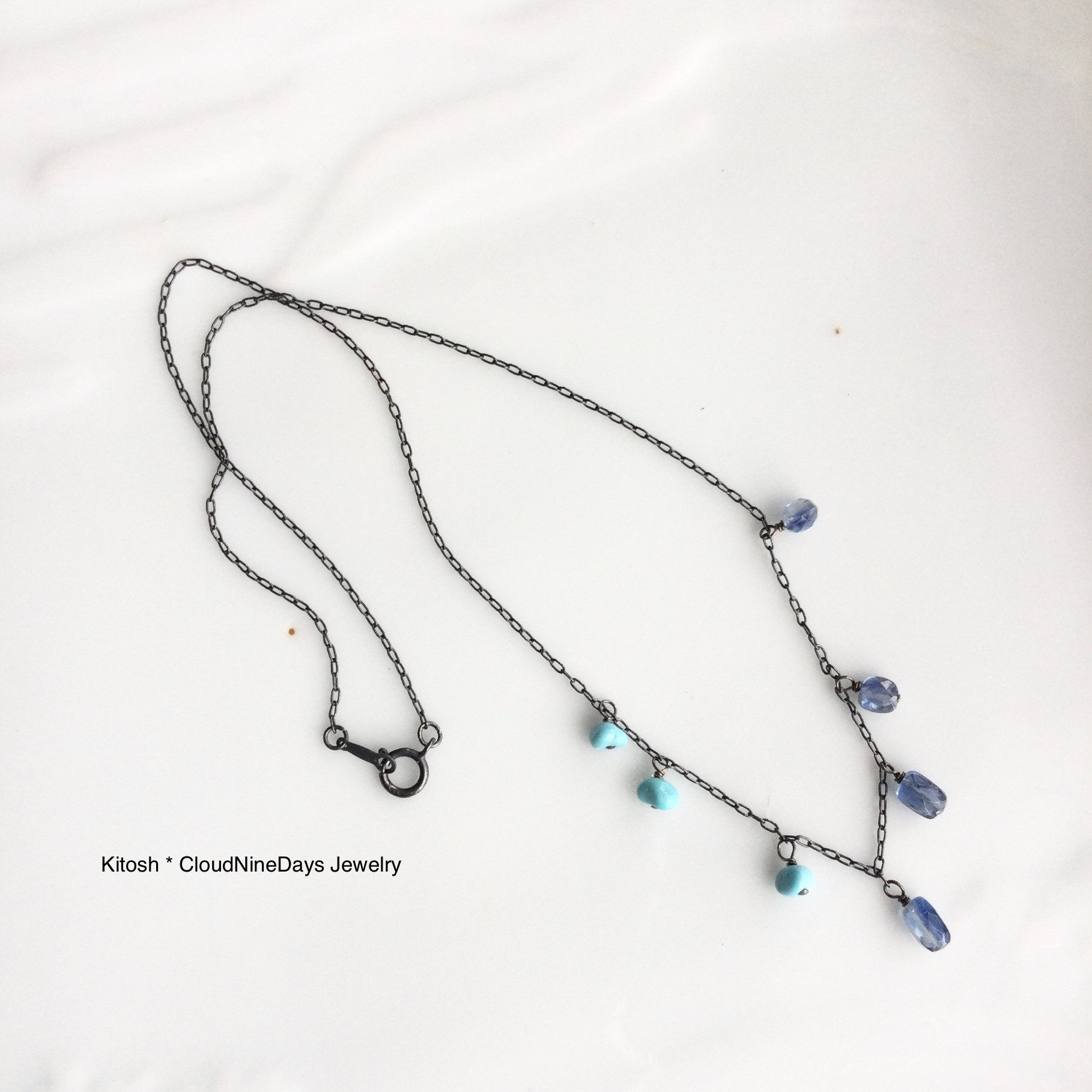 燻し銀と青い石　ターコイズ&カイヤナイト　いぶし銀Bohoヴィンテージ調　スリーピングビューティーターコイズ