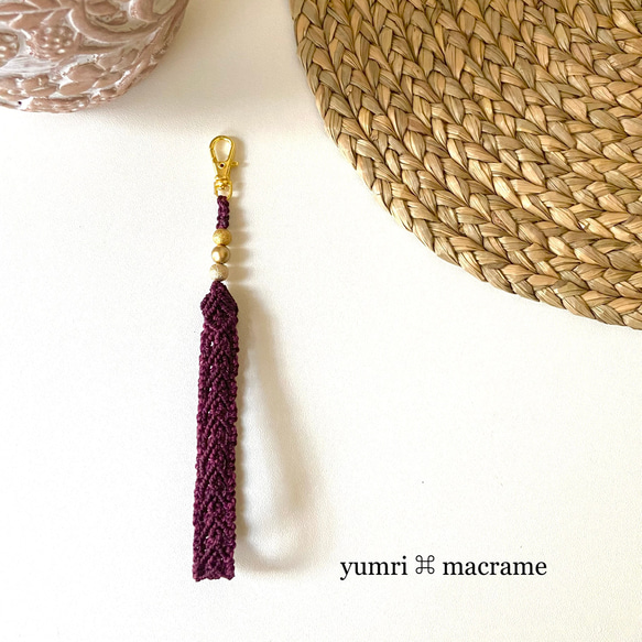 yumri ⌘ macrame マクラメレース　ストラップ［デザインD］ワインレッド 1枚目の画像