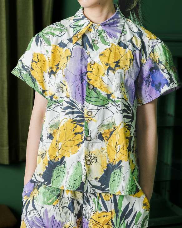 【エシカル 一点物】Tropical flower graphic shirt (4-1) 1枚目の画像