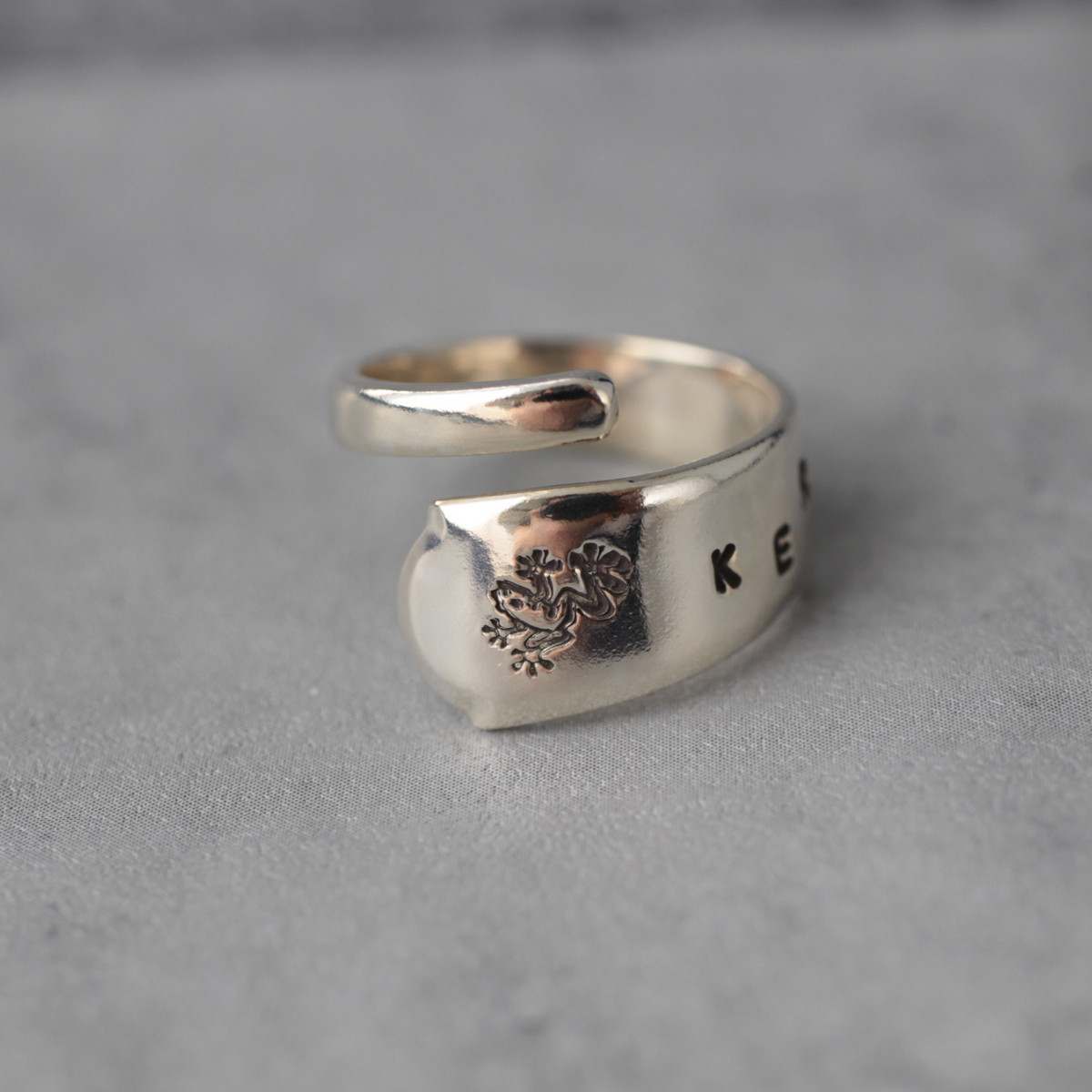 蛙KERO｜ユニークでほんのりかわいい｜大人かわいい｜ヴィンテージ｜シルバー｜スプーンリング