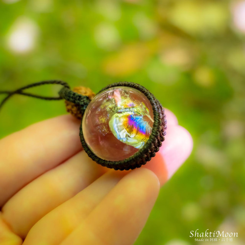 虹色の地球！スペシャルアイリスクォーツとルドラクシャのお守り