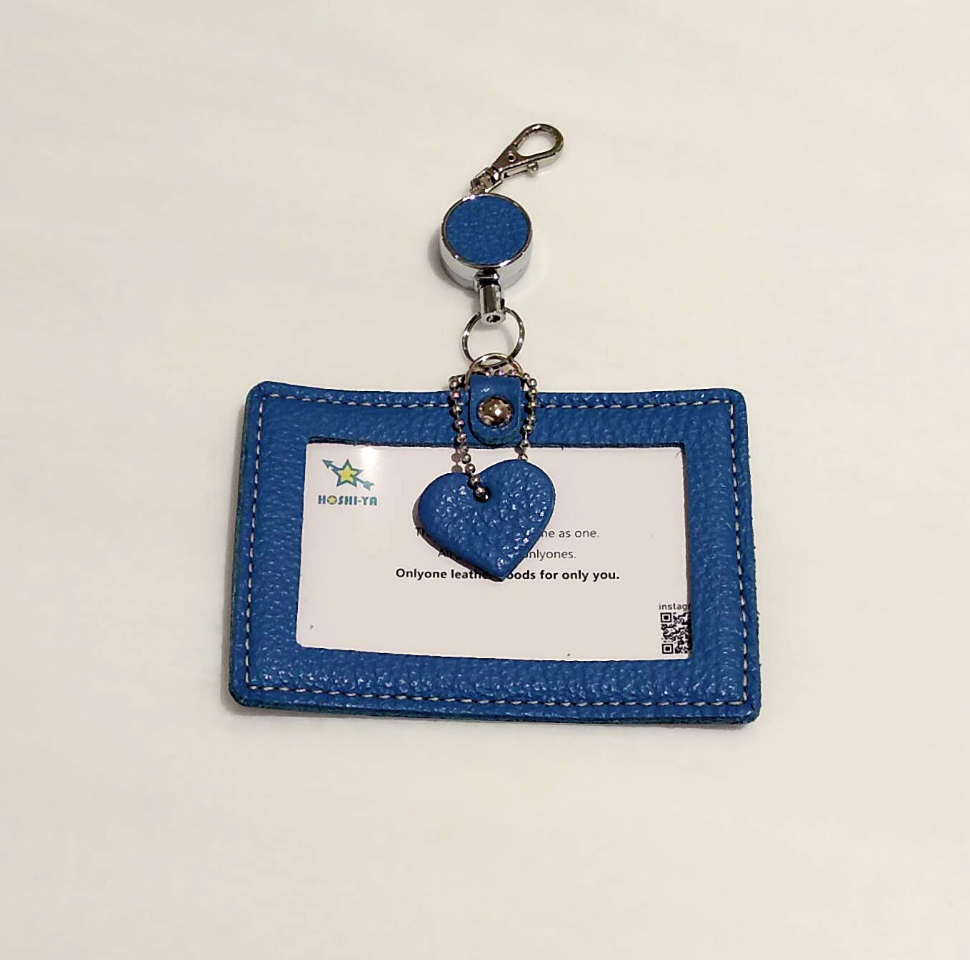 レザーIDケース・パスケース（リール付・選べるチャーム） #スカイブルー＃イタリア製アドリアレザー