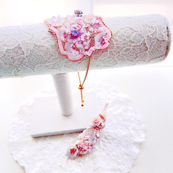 【ブレスレット】薔薇の絨毯オートクチュール刺繍　腕飾り 11枚目の画像