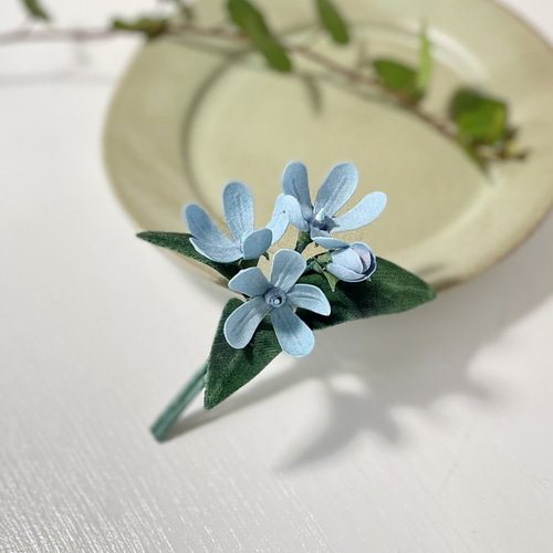 布花幸せの青い花、ブルースターのブローチ ブローチ 布花工房