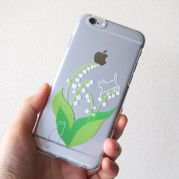 ソフトスマホケース【幸福の花・鈴蘭と猫】ストラップオプション有り #iPhone15対応 2枚目の画像