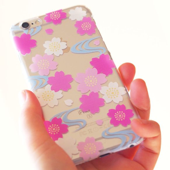 ソフトスマホケース【流水桜文様】ストラップオプション有り #iPhone15対応 2枚目の画像