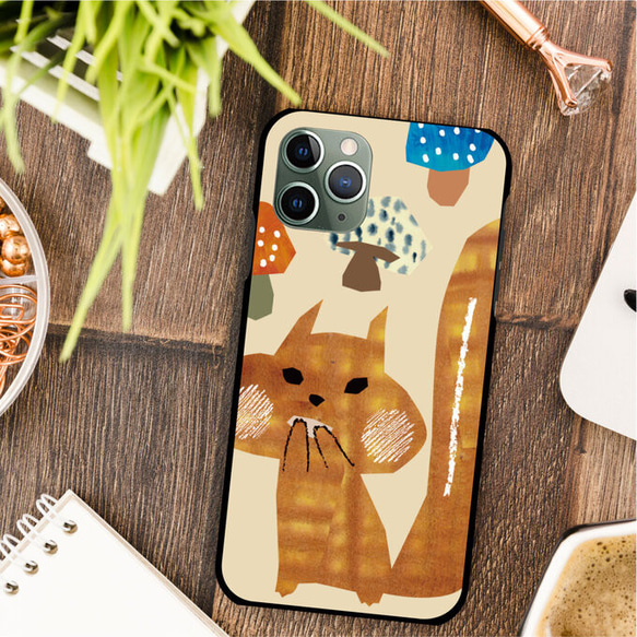 ユニーク ユーモラス 森 の リス と キノコ の イラスト スマホケース iPhoneケース 樹脂 3枚目の画像