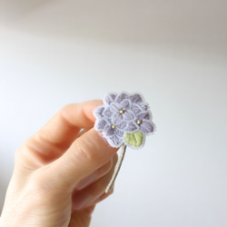 【くすみカラー紫陽花のブローチ】(薄紫系)オートクチュール刺繍ブローチ　 3枚目の画像