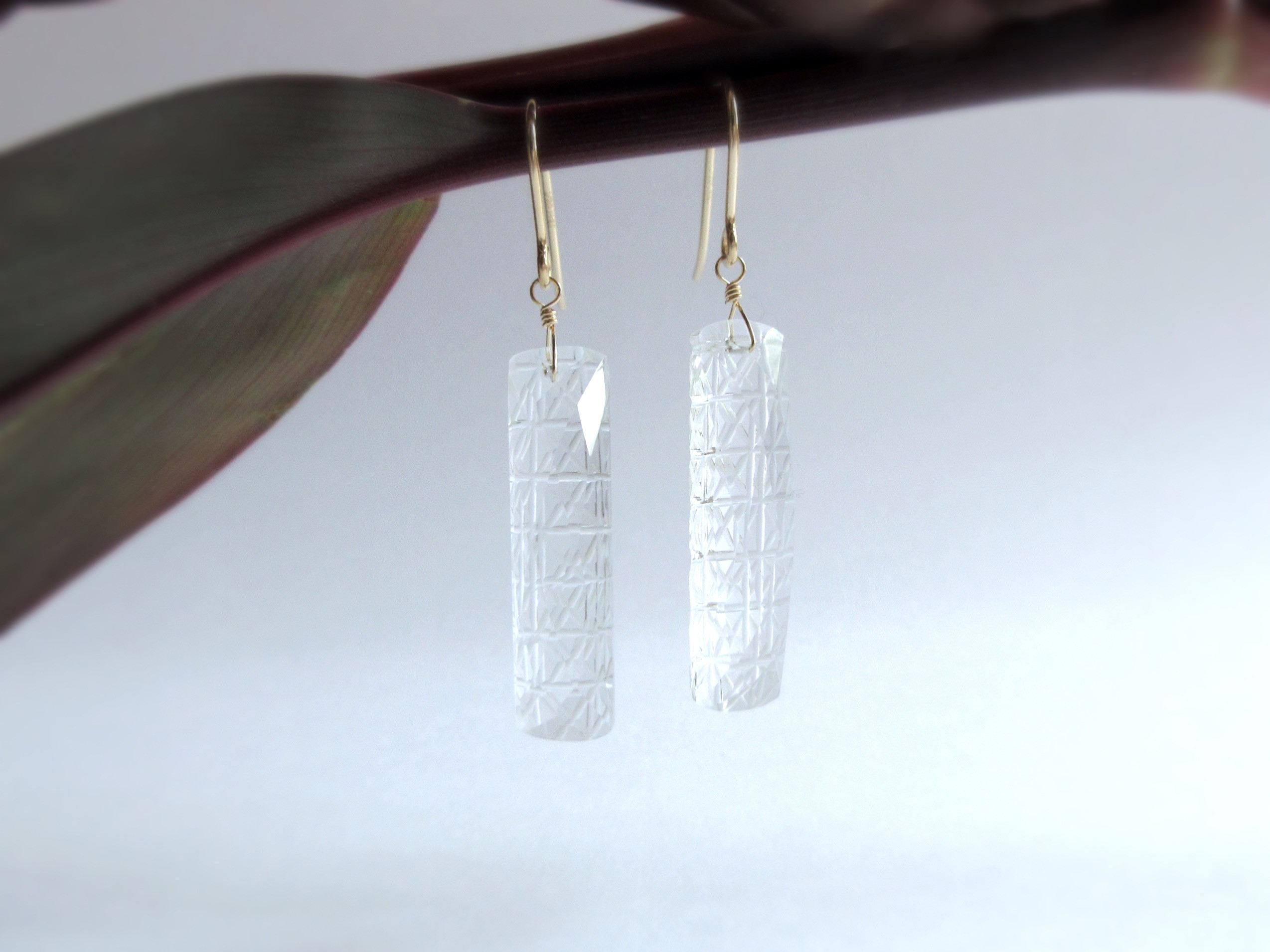 【4月の誕生石】27mm美粒「ロッククリスタル」バックカービング14kgfピアス/イヤリング