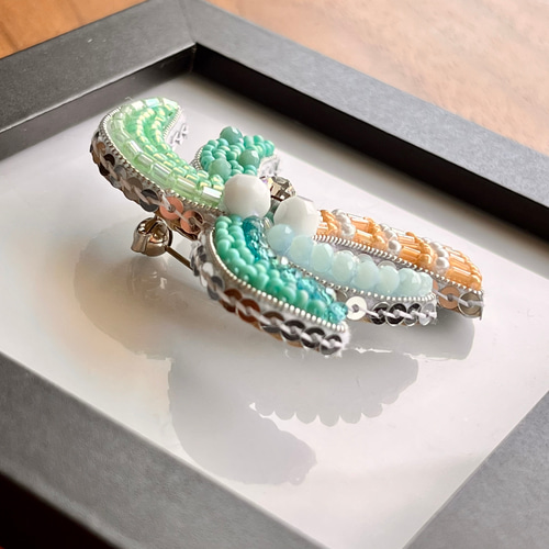 椰子の木のビーズ刺繍ブローチ(ブルーグリーン) ココナッツ 夏