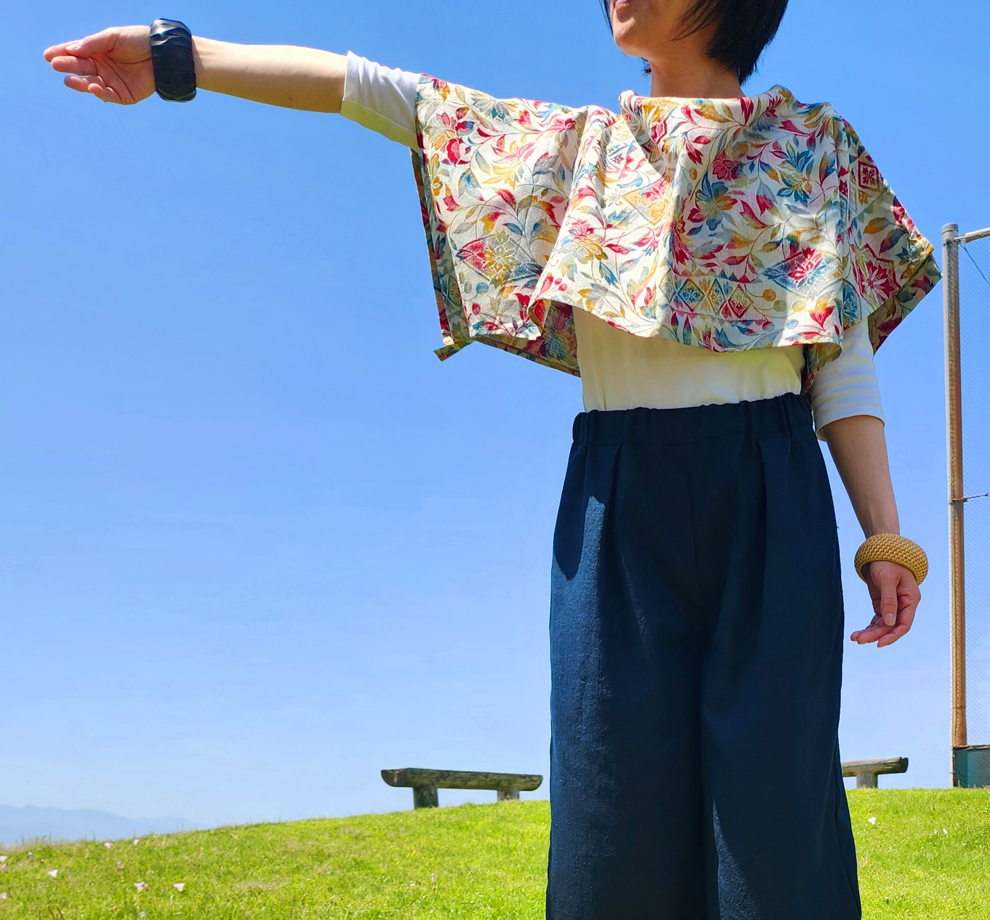 スクエア ポンチョ ショート丈ボタニカル グラデーションカラー M～Lサイズ