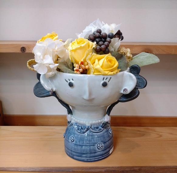 ビンテージ レディヘッドベース 陶器製の置物花瓶　ブルーの帽子としなやかな右手 ビンテージ レディヘッドベース 陶器製の置物花瓶 ブルーの帽子