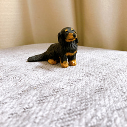 ミニチュアダックス　ブラックタン　犬　フィギュア　置物　粘土　オブジェ 3枚目の画像