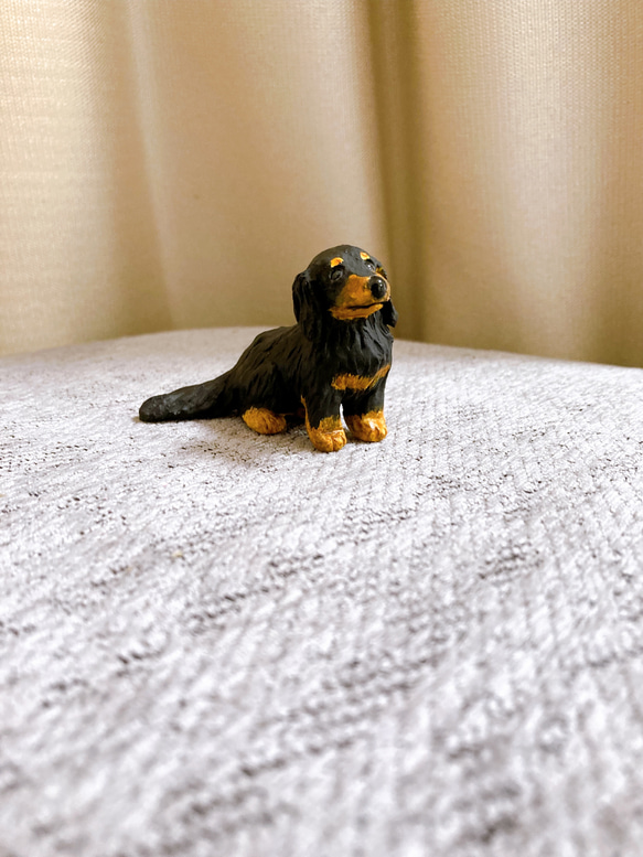 ミニチュアダックス　ブラックタン　犬　フィギュア　置物　粘土　オブジェ 3枚目の画像
