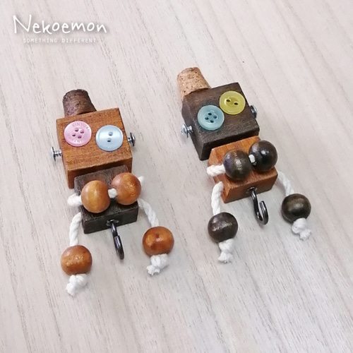 ぷくぼ＞ 磁石でくっつく ロボット型キーフック （1体） その他 