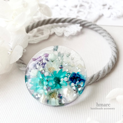 初夏ブルーフラワーレジンヘアゴム ポニーフック変更可能。