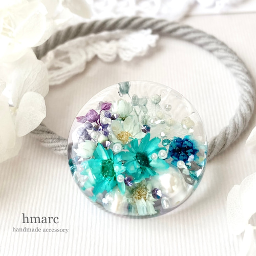 夏色フラワーレジンヘアゴム ポニーフック変更可能。 夏色フラワーレジンヘアゴム ポニーフック変更可能。
