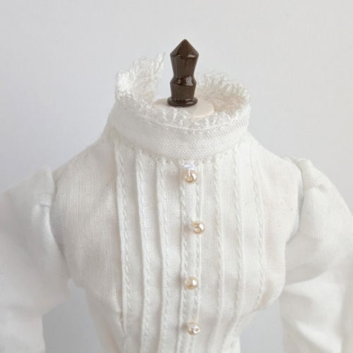 886.※単品※ピンタックの白の長袖ブラウス※ブライスアウト