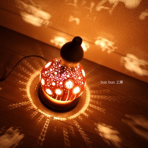 ひょうたんランプ--spore. スタンドライト・テーブルランプ bunbun383