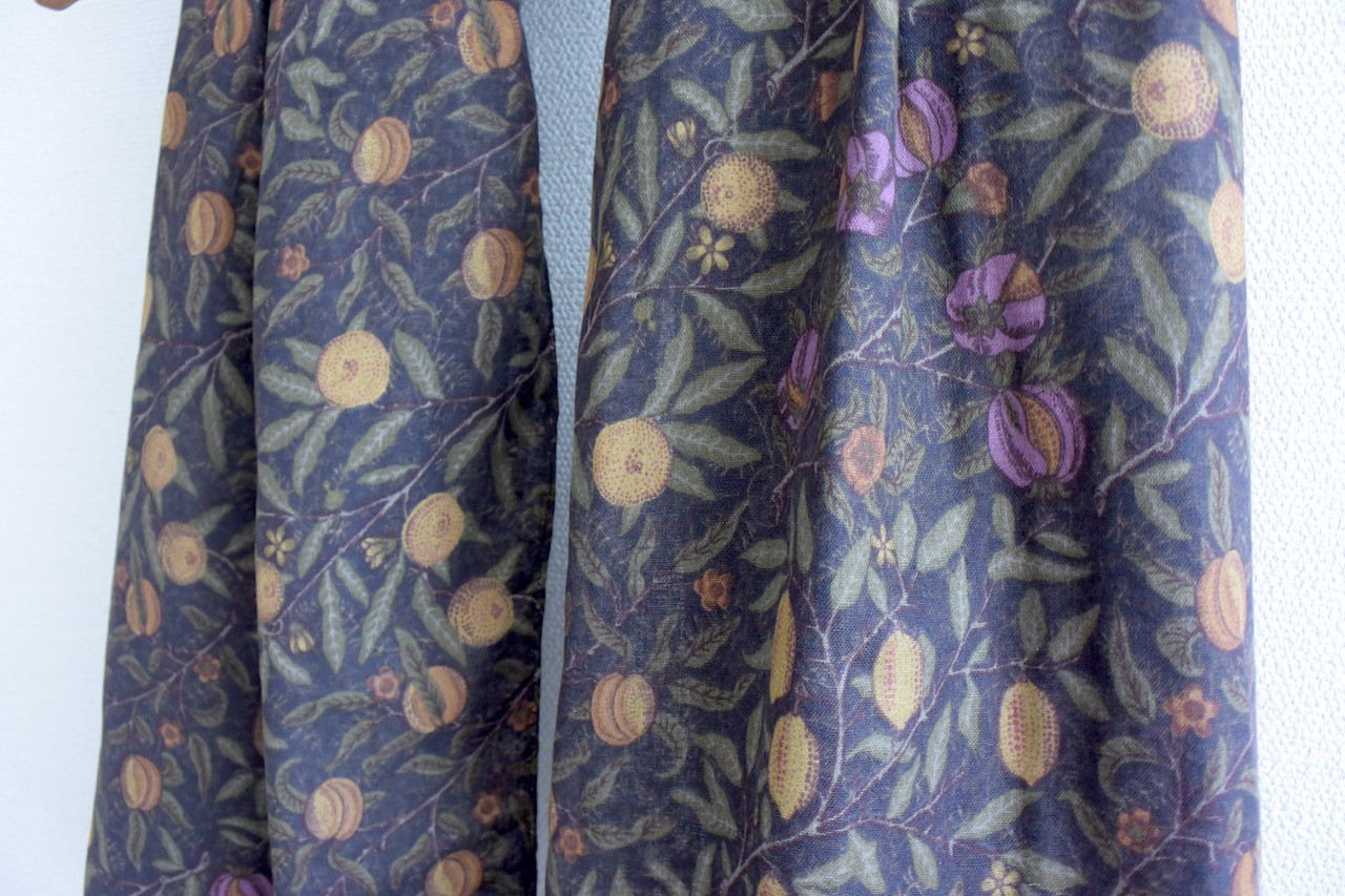 《特集掲載》【受注制作】ウィリアムモリス フルーツ 大判ガーゼストール ブラウン