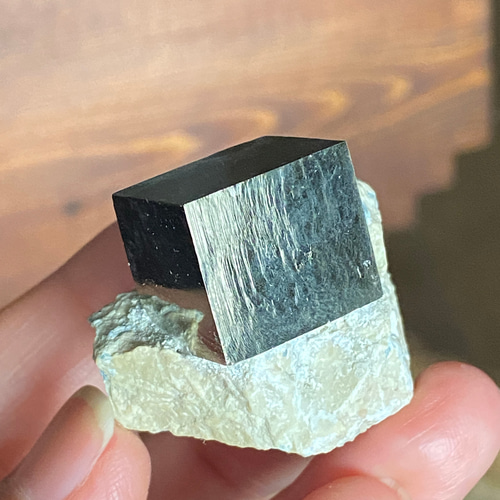 rvo⭐︎天然石 天然カラーストーン 1.16ct スフェーン オーバル - Lamp-okachimachi