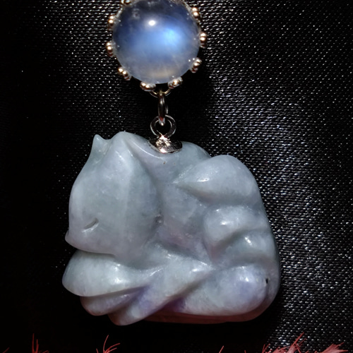 糸魚川翡翠 °°*° 九尾の狐 °*°** ペンダント ネックレス・ペンダント