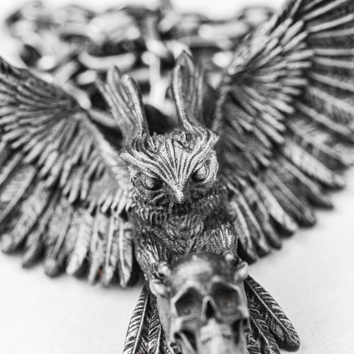 フクロウのペンダントネックレス - スカルペンダント - 翼を持つ動物