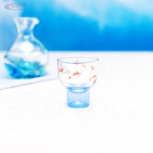 金魚が泳ぐ酒グラス＊おちょこ＊ぐい呑み＊90ml［ID：C20055-1