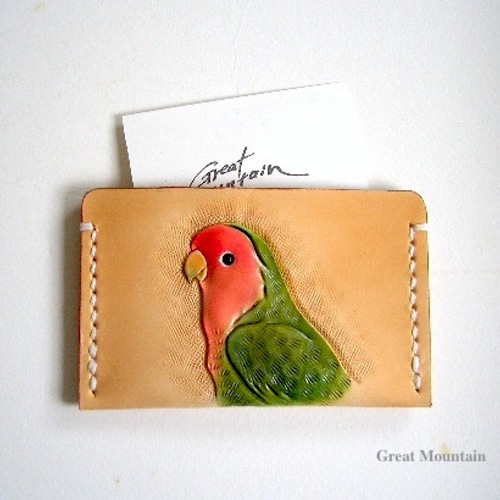 円形レザーケース 花と鳥デザイン ノーマルコザクラインコ コザクラ 小桜インコ 鳥 革 インコ 鳥