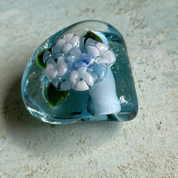 とんぼ玉　紫陽花　変形　水色　 5枚目の画像
