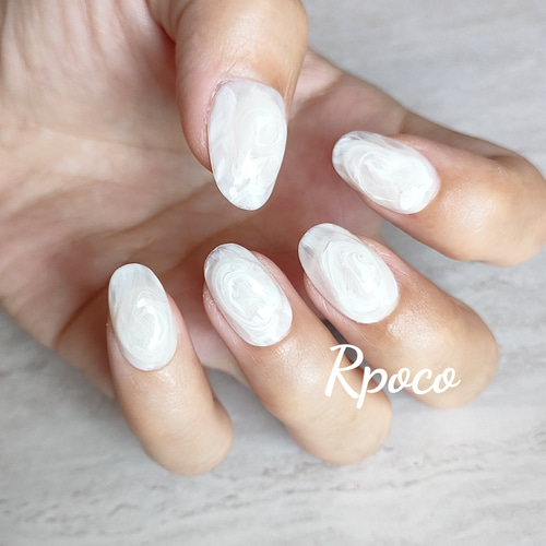 ホワイトぷっくりニュアンス×マグネットネイル ネイルチップ（つけ爪  