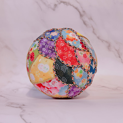 期間限定値下げ】手毬 飾りケース付き 大型15cm 鈴入り ディスプレイ