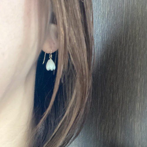 14kgf】ピカケのピアス /マザーオブパール✴︎ハワイのお花✴︎レイの