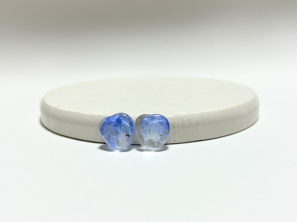 ネモフィラミニピアス / イヤリング / レジン / ドライフラワー ピアス