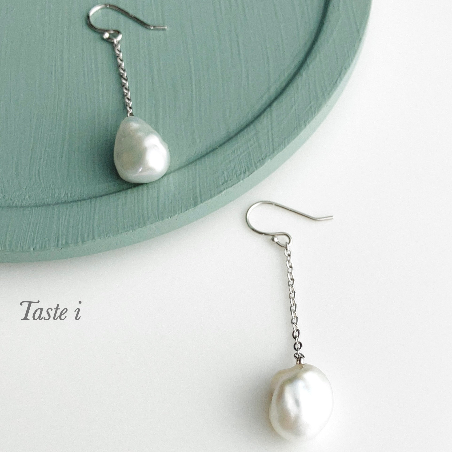 【大人テイスト】淡水バロックパールの揺れるフックタイプピアス　シルバー925〔10052〕