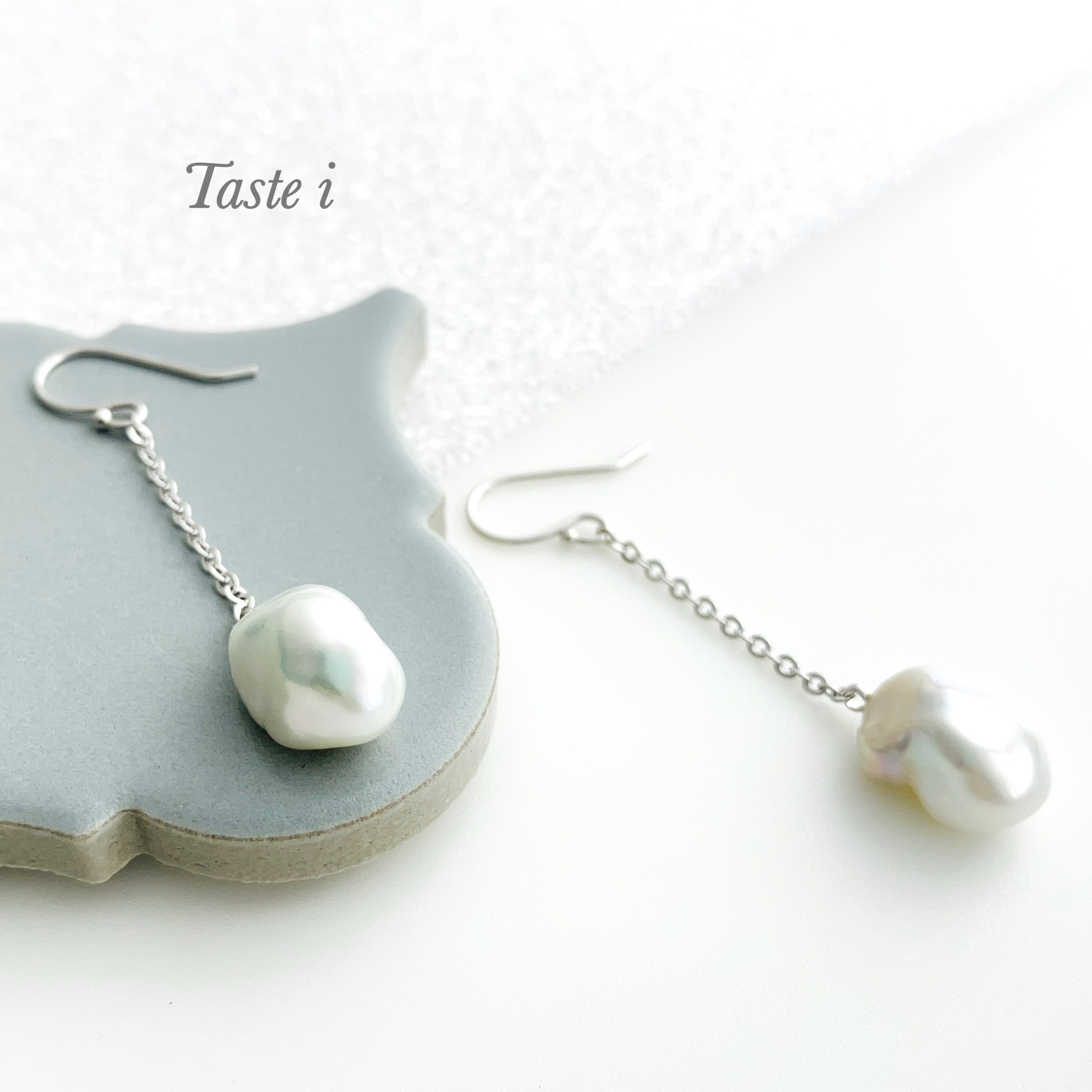 【大人テイスト】淡水バロックパールの揺れるフックタイプピアス　シルバー925〔10052〕