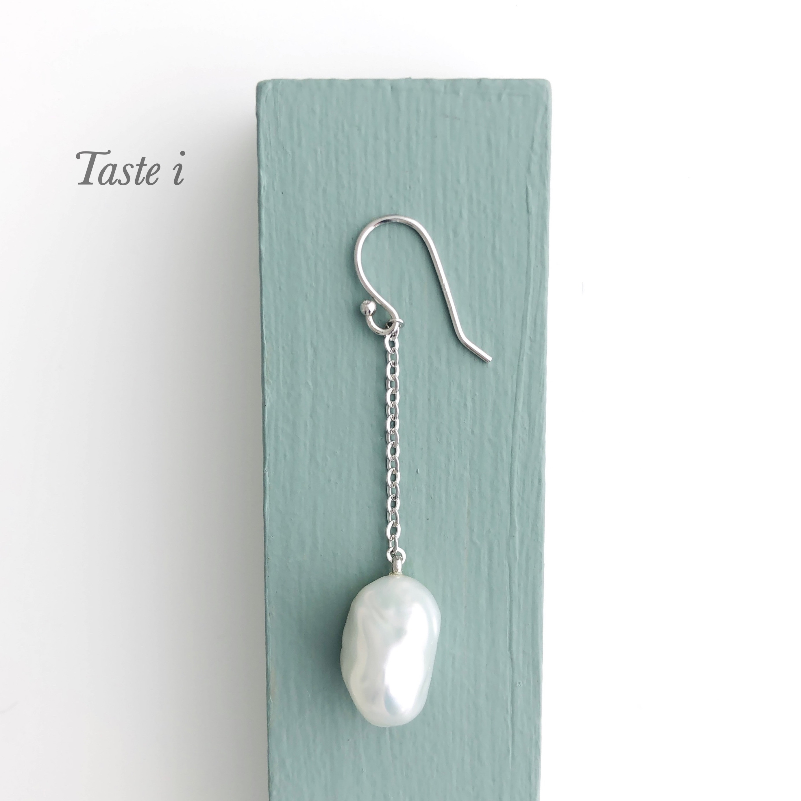 【大人テイスト】淡水バロックパールの揺れるフックタイプピアス　シルバー925〔10052〕