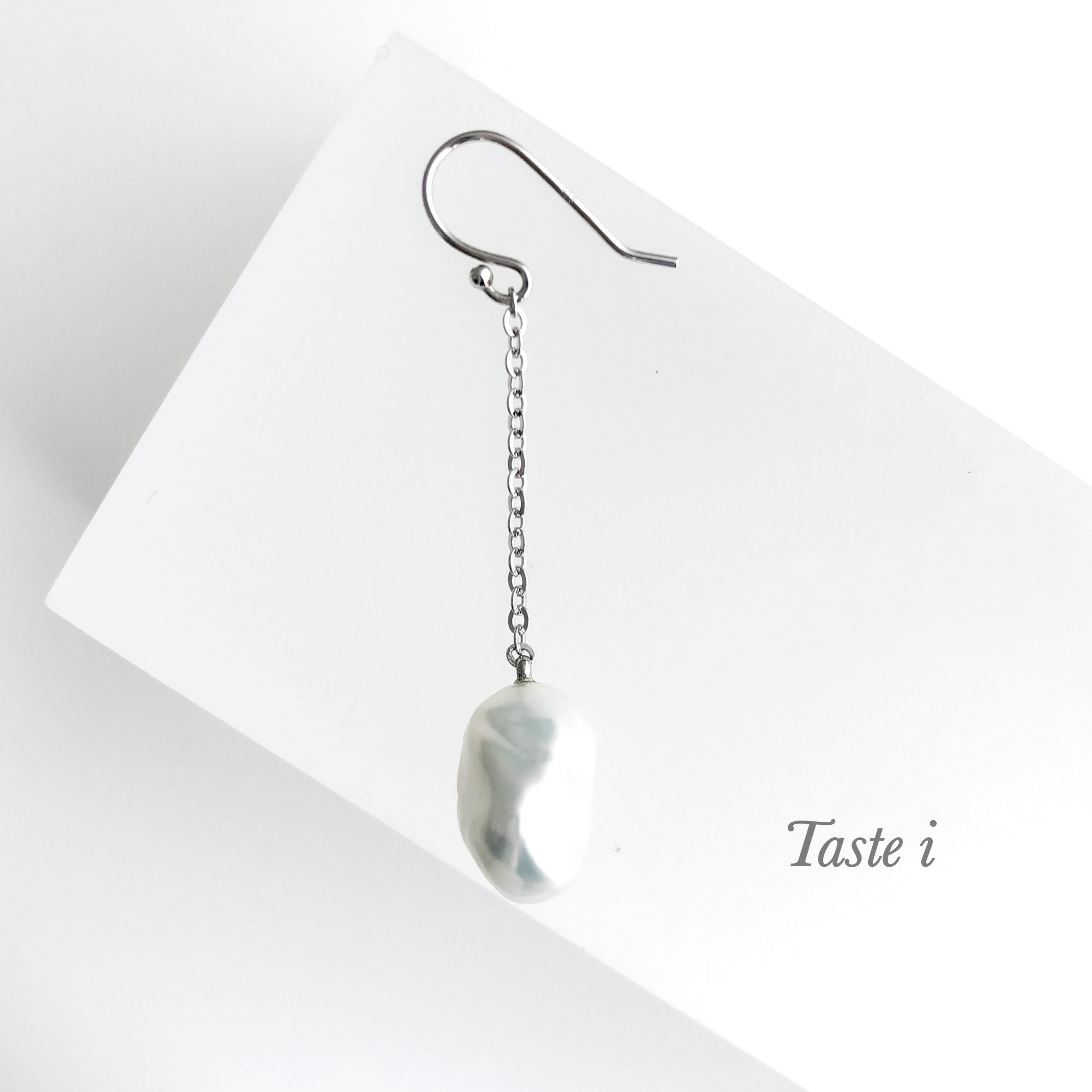 【大人テイスト】淡水バロックパールの揺れるフックタイプピアス　シルバー925〔10052〕