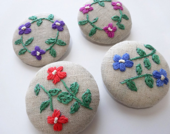 ＊送料無料＊　お花の刺繍ブローチ　4個セット　A 2枚目の画像