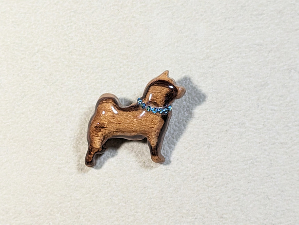 木製　ブローチ　（　柴犬　） 1枚目の画像