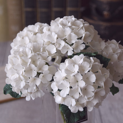 ◆粘土のお花◆ 紫陽花　ホワイト　ヘイル・スクエアベース …A803 5枚目の画像