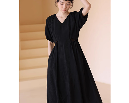 ELIE TAHARI Vネックワンピース ブラック 2 ELIE TAHARI Vネックワンピース ブラック 2 - メルカリ